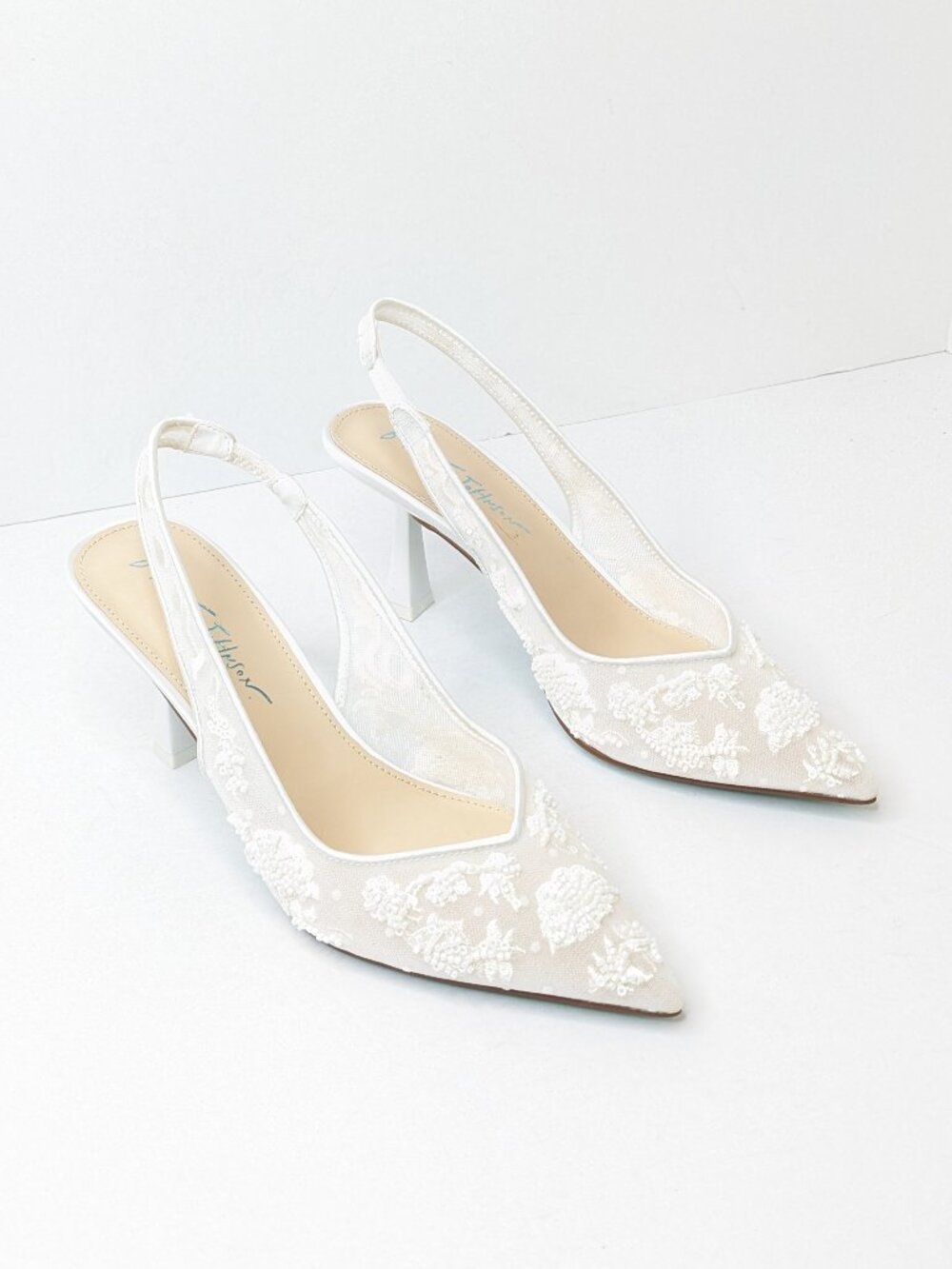 Betsey Johnson Cosmo Dress Heels Ivory Womens 7